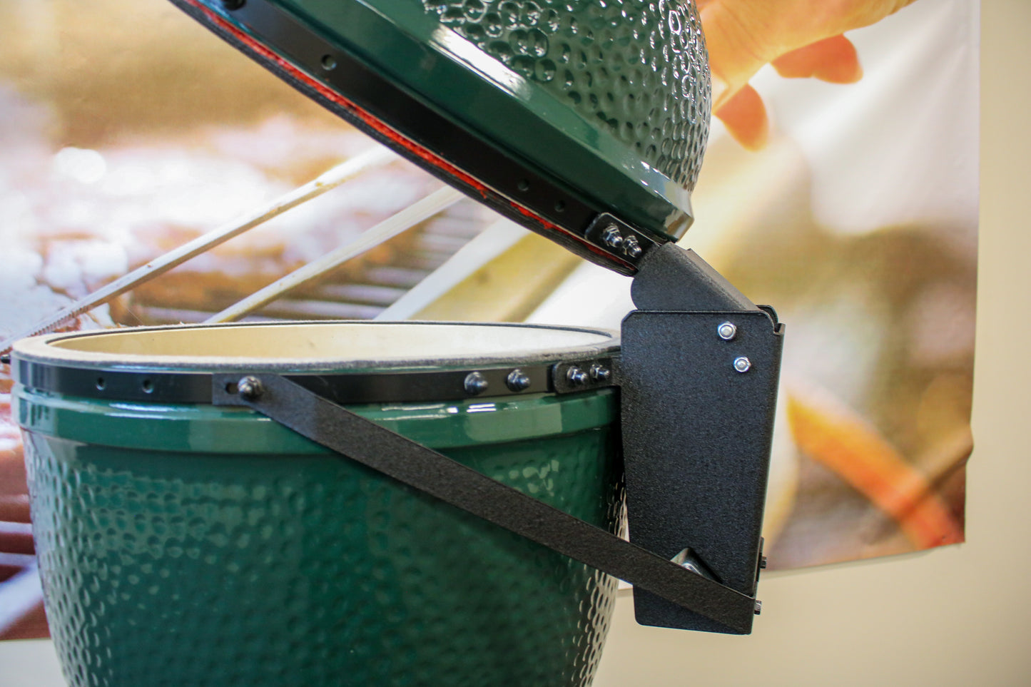 Over-Easy Hinge