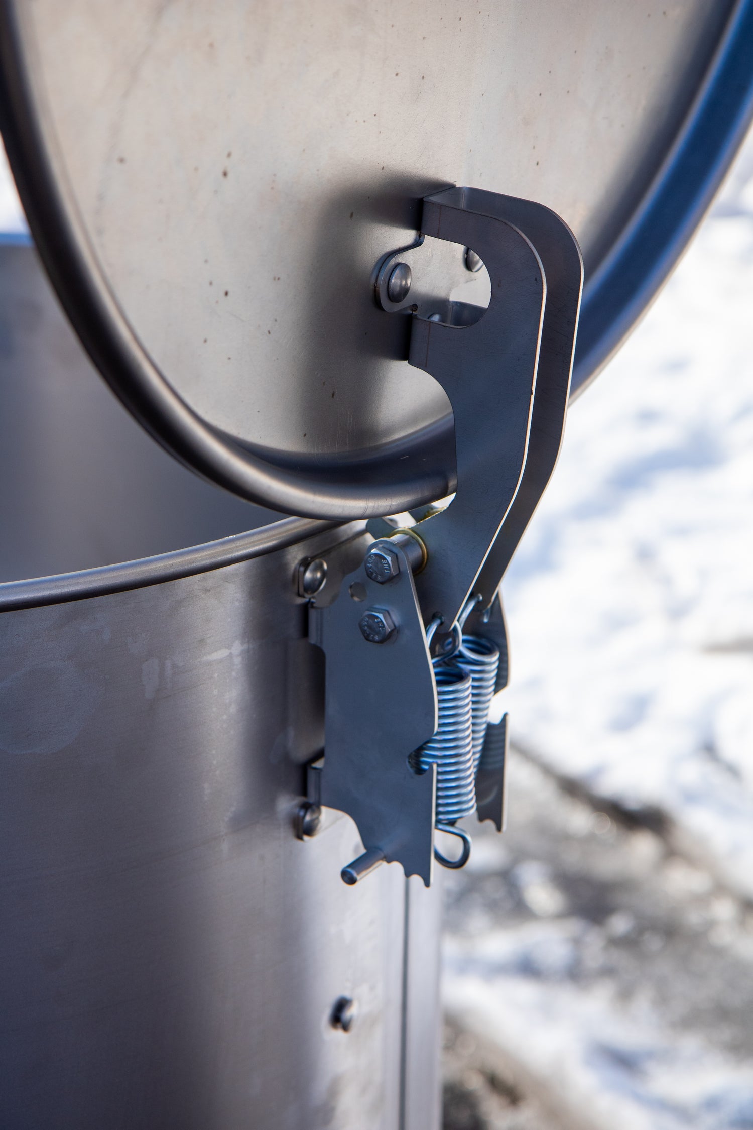 Hinge Close Up